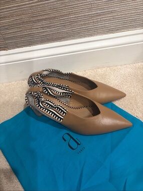 Tan Pointed-Toe Women’s Flats with Patterned Elastic Heel